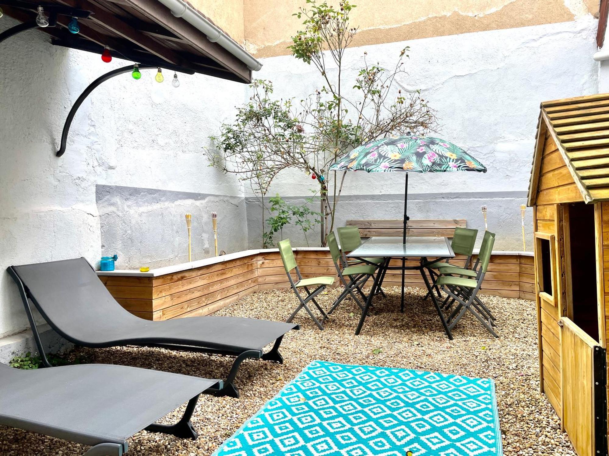 Le Petit Jardinet De Tarare Apartment Exterior photo